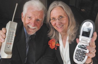 Mobile phones for the elderly with big buttons and camera